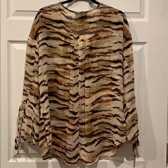 Sheer V-neck Woman’s top sz 14/16w NWOT - Picture 5 of 5